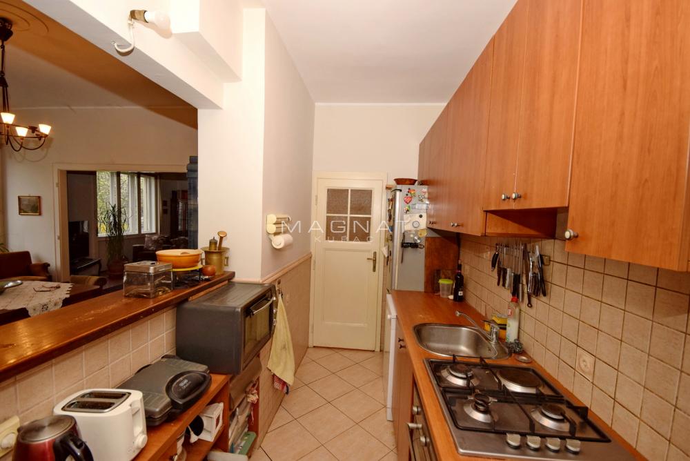 Slika 9 - Karađorđev Trg, Četvorosoban stan na prodaju, 130m2, 450.000€