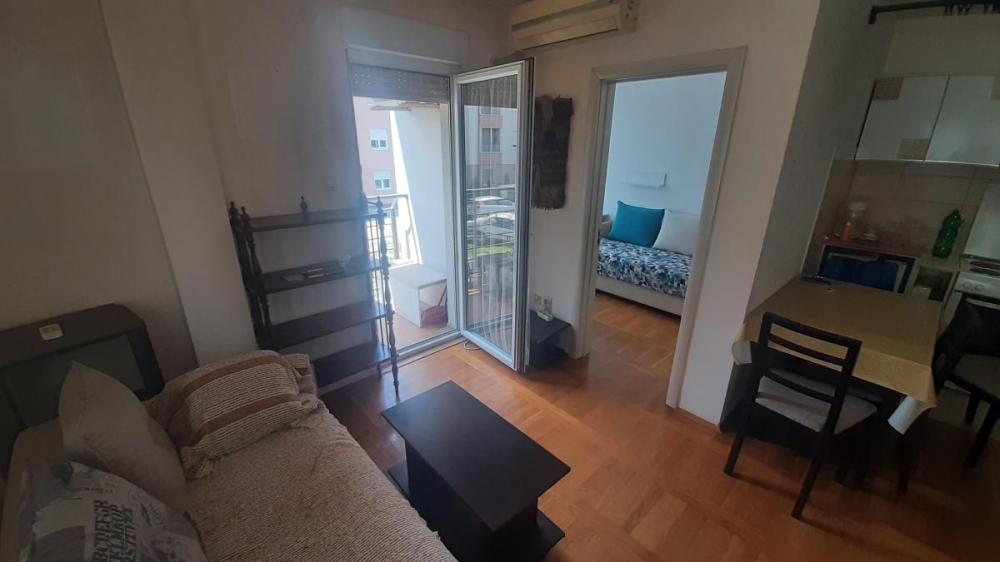 Slika 1 - Jednoiposoban stan za izdavanje, 37m2, 350€