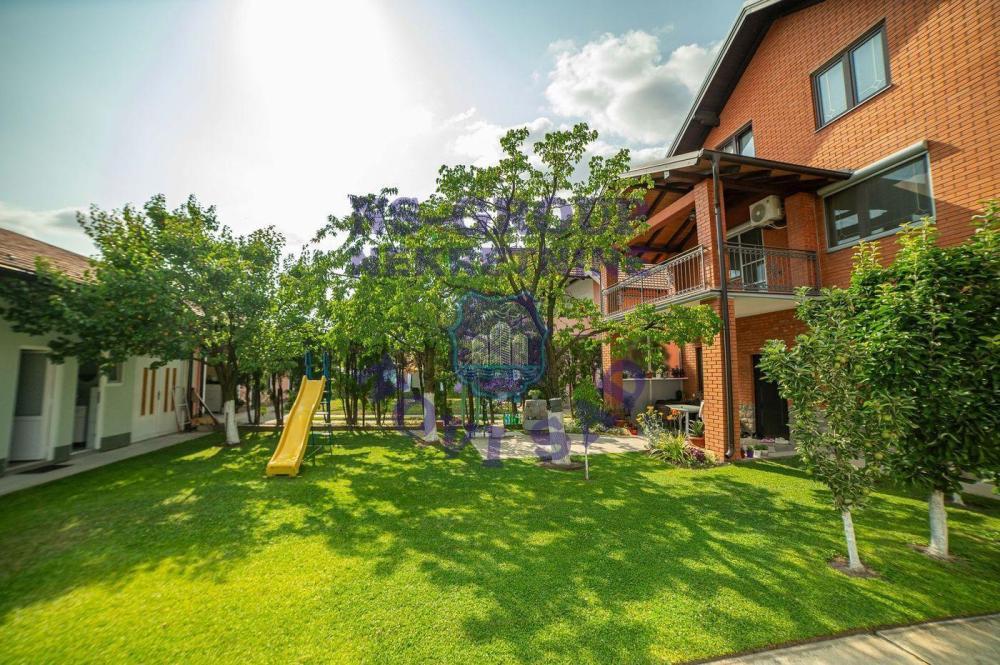 Glavna slika - Kuća na prodaju, 280m2, 297.050€