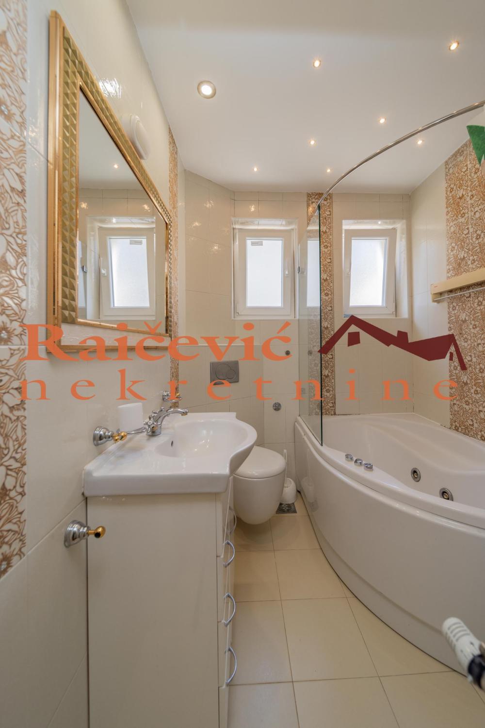 Slika 10 - Admirala Vukovica, Dvosoban stan za izdavanje, 60m2, 600€
