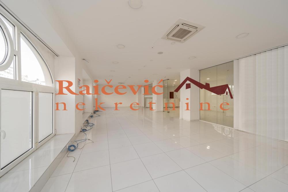 Slika 1 - Terazije, Petosoban stan za izdavanje, 179m2, 4.900€