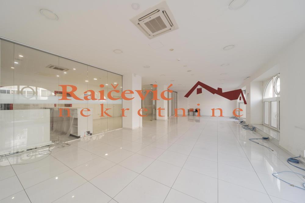 Slika 2 - Terazije, Petosoban stan za izdavanje, 179m2, 4.900€