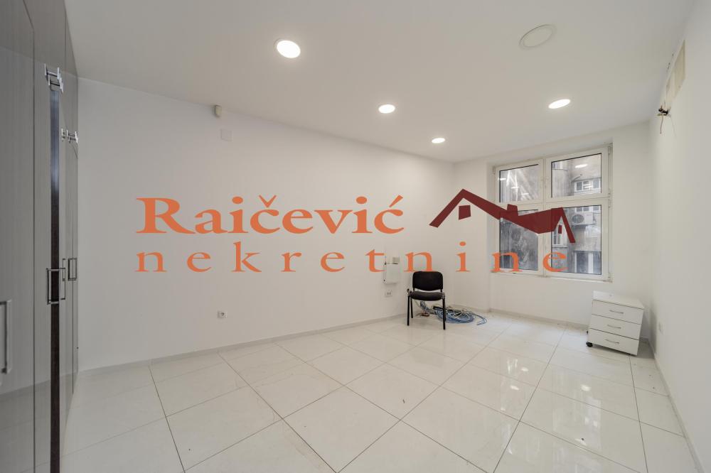 Slika 6 - Terazije, Petosoban stan za izdavanje, 179m2, 4.900€
