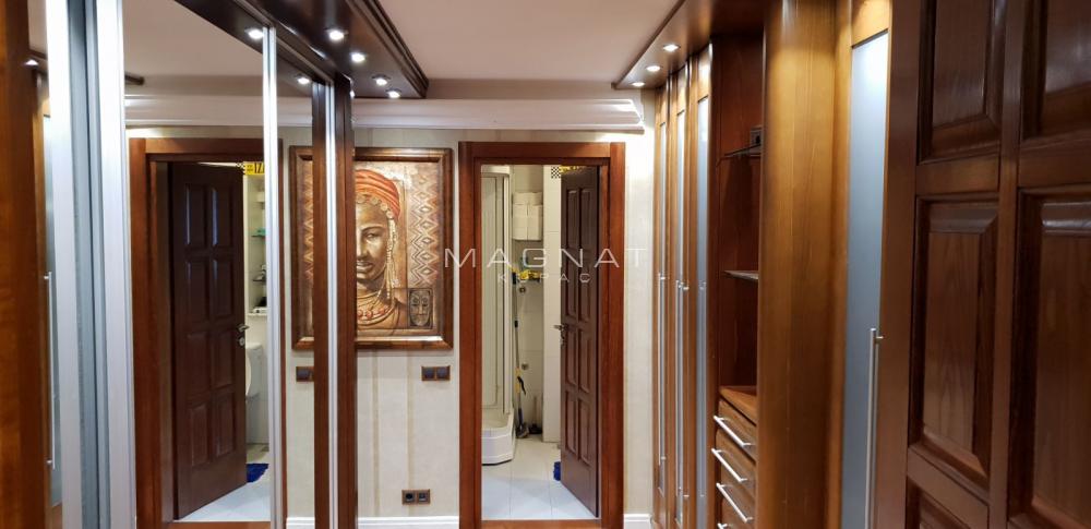 Slika 1 - Otona Župančiča, Petosoban stan za izdavanje, 200m2, 1.300€