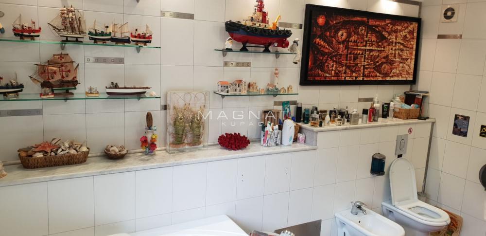 Slika 3 - Otona Župančiča, Petosoban stan za izdavanje, 200m2, 1.300€