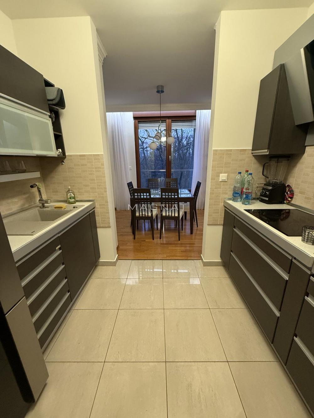 Slika 11 - Veljka Lukića-Kurjaka, Trosoban stan za izdavanje, 85m2, 1.500€