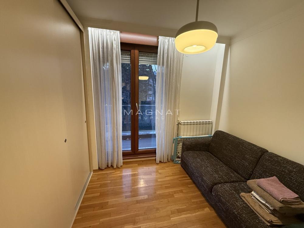 Slika 6 - Veljka Lukića-Kurjaka, Trosoban stan za izdavanje, 85m2, 1.500€