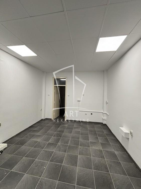 Slika 2 - Bulevar Mihajla Pupina,  Lokal za izdavanje, 33m2, 550€