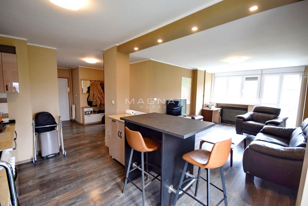 Slika 3 - Karađorđev Trg, Dvosoban stan na prodaju, 58m2, 224.000€