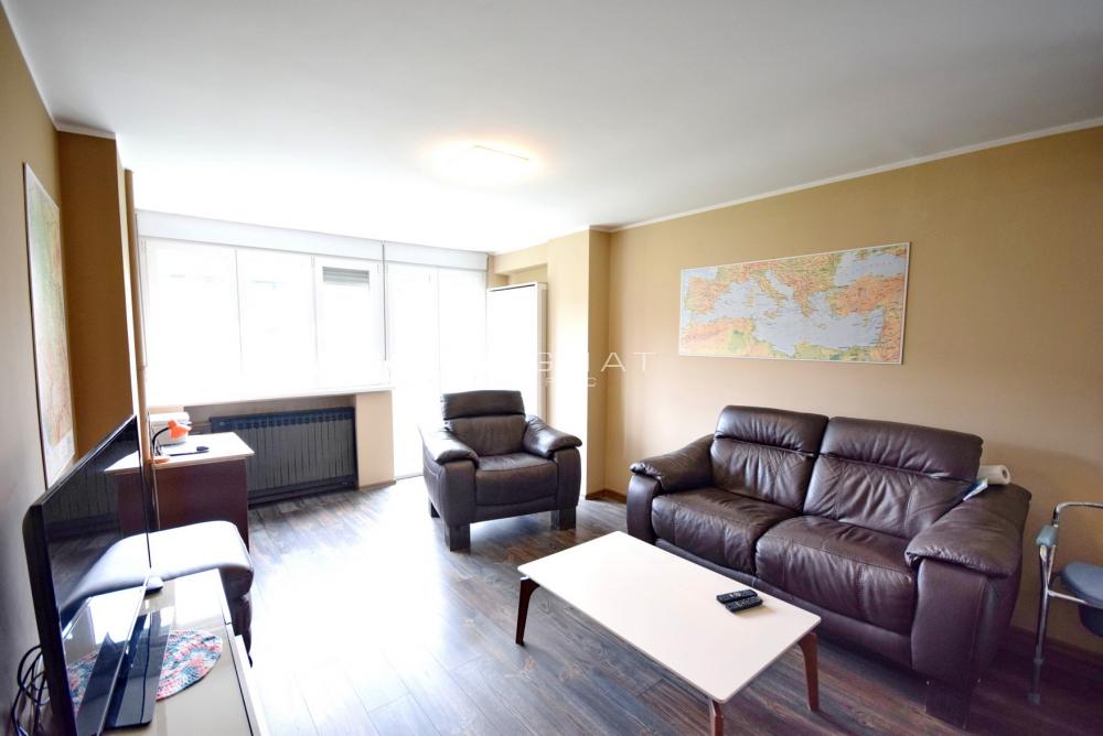 Slika 4 - Karađorđev Trg, Dvosoban stan na prodaju, 58m2, 224.000€