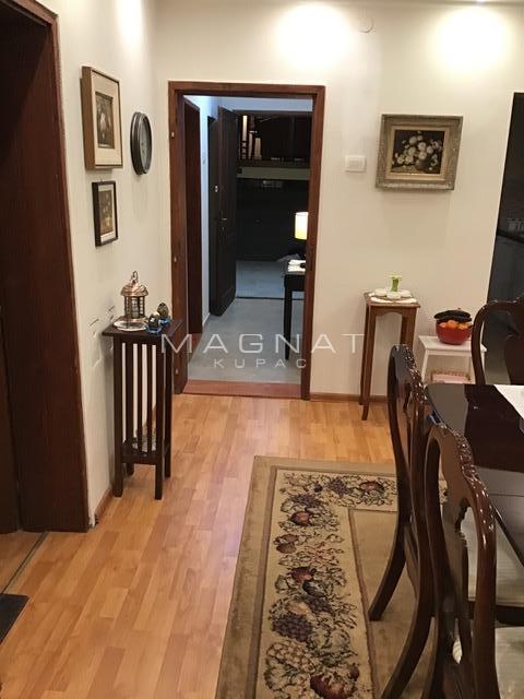 Slika 1 - Maršala Tita,  Kuća na prodaju, 200m2, 200.000€