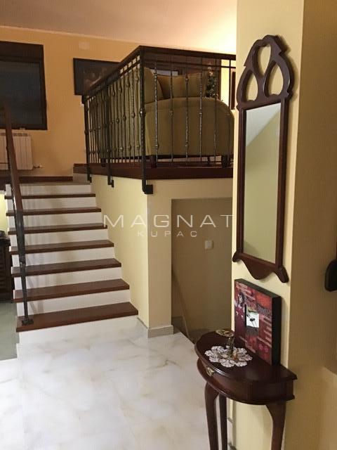 Slika 4 - Maršala Tita,  Kuća na prodaju, 200m2, 200.000€