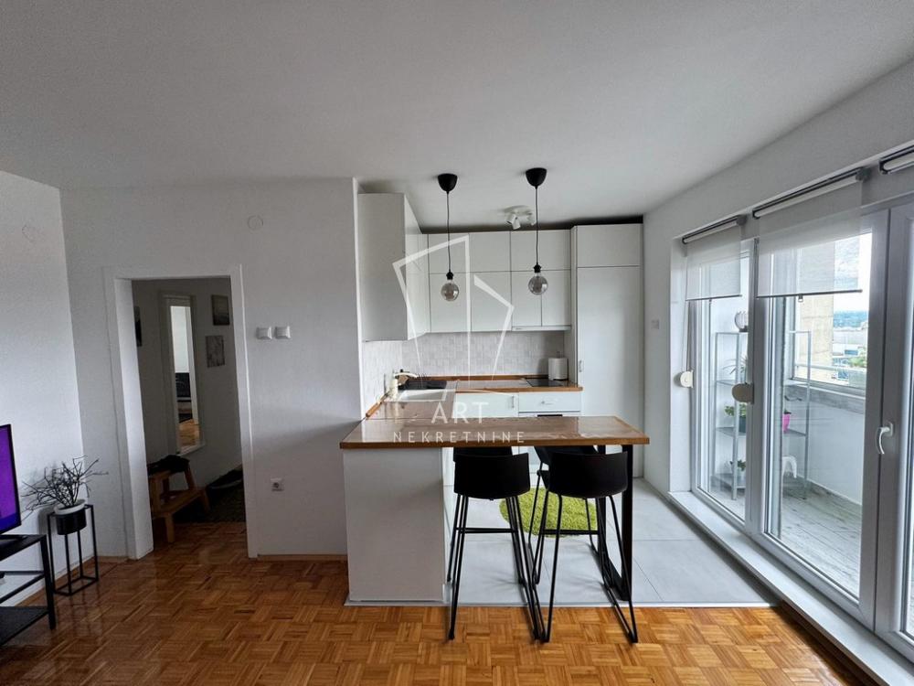 Slika 2 - Stjepana Filipovića, Trosoban stan za izdavanje, 59m2, 1.000€