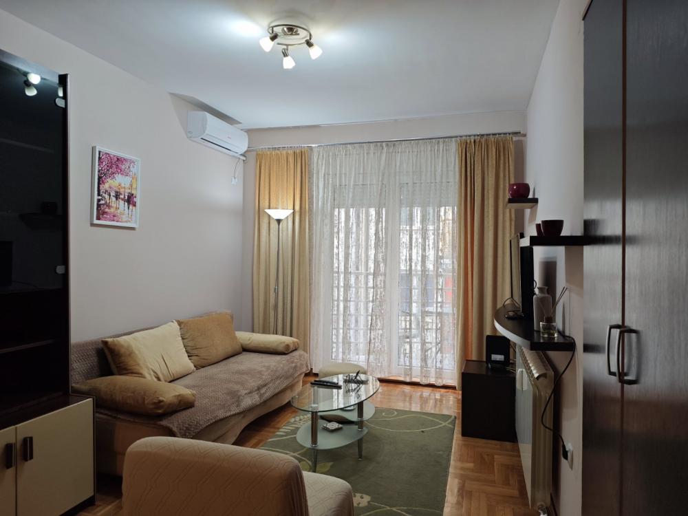 Slika 2 - Pećska, Trosoban stan za izdavanje, 58m2, 750€