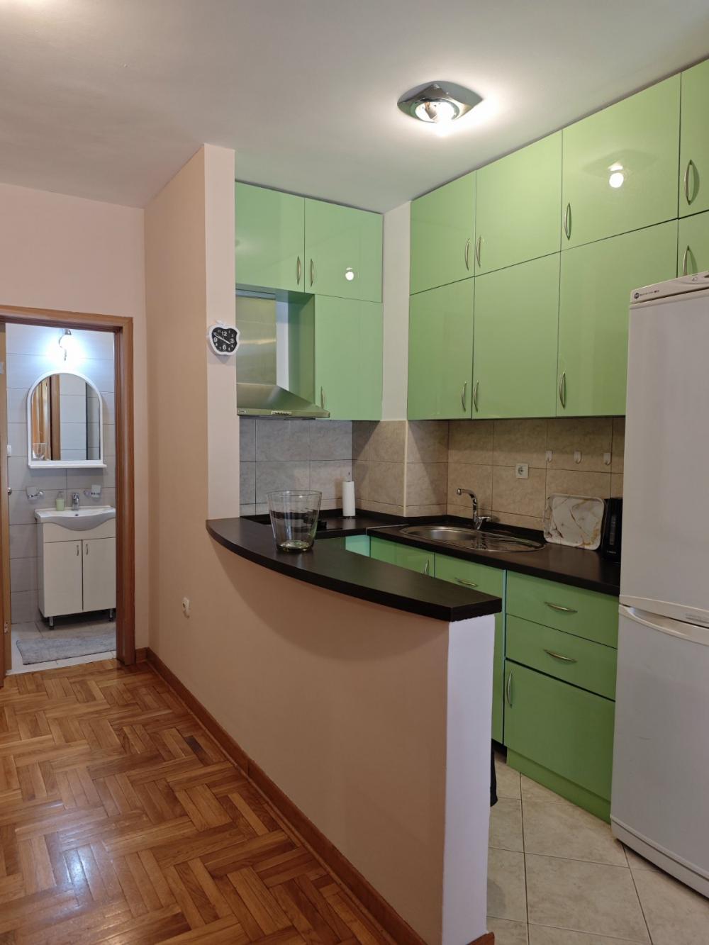 Slika 5 - Pećska, Trosoban stan za izdavanje, 58m2, 750€