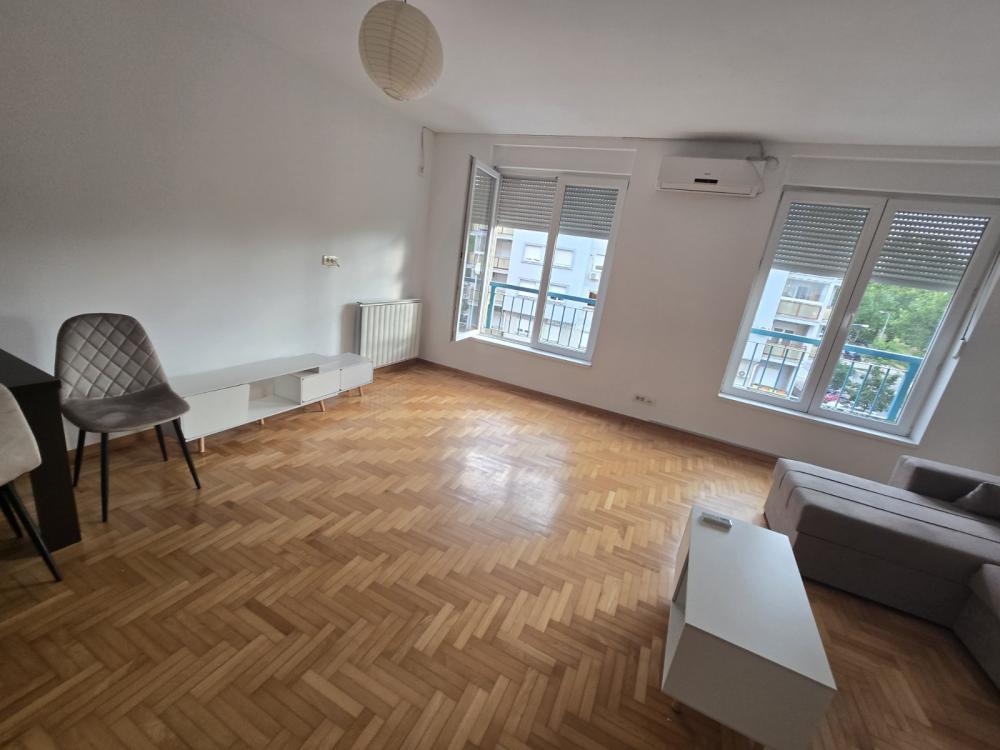 Slika 1 - Generala Štefanika, Jednosoban stan za izdavanje, 38m2, 380€