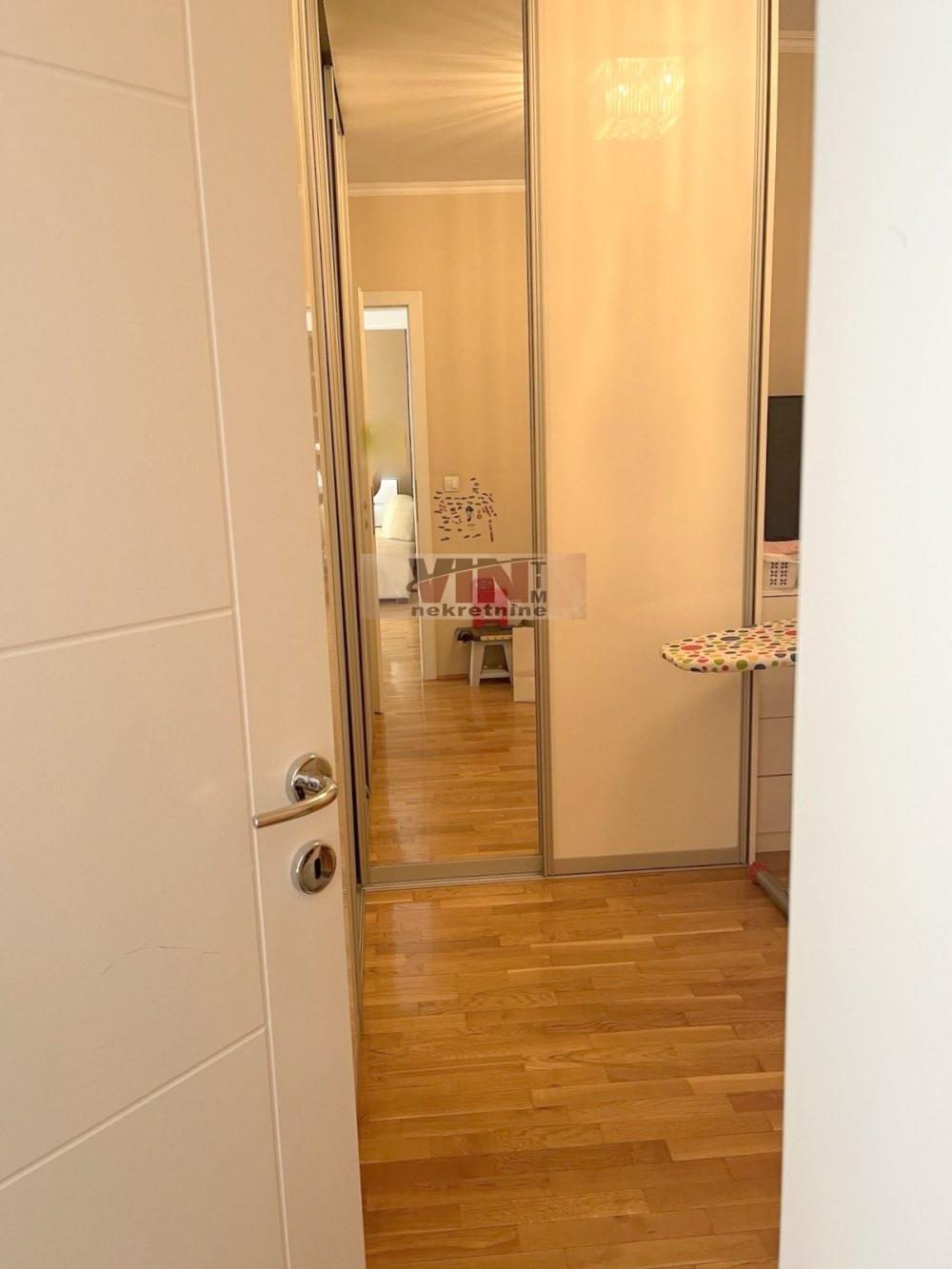Slika 4 - DJUKE DINIC, Trosoban stan na prodaju, 84m2, 341.000€