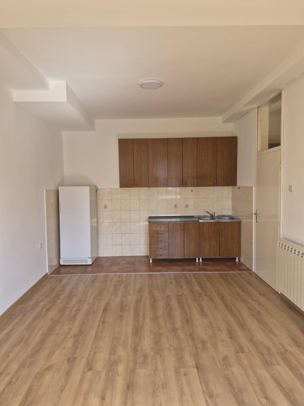 Slika 1 - Zdravka Čelara, Dvoiposoban stan za izdavanje, 60m2, 650€