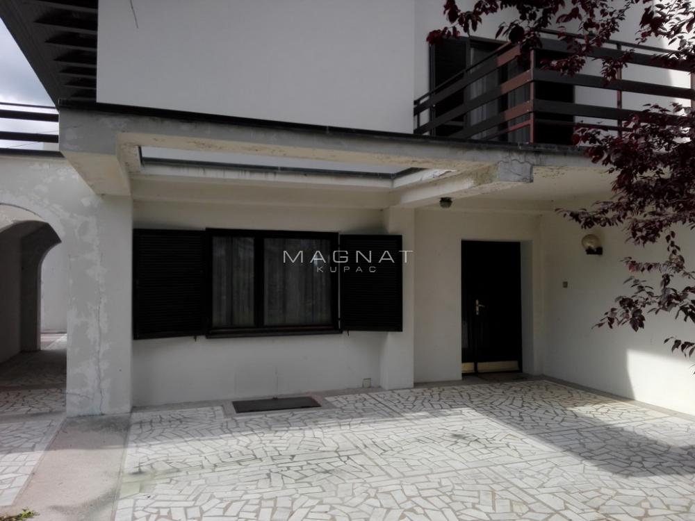 Slika 8 - Partizanski put,  Kuća na prodaju, 330m2, 180.000€