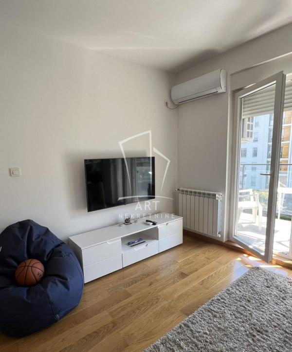 Slika 1 - Šumadijska, Jednoiposoban stan za izdavanje, 40m2, 650€