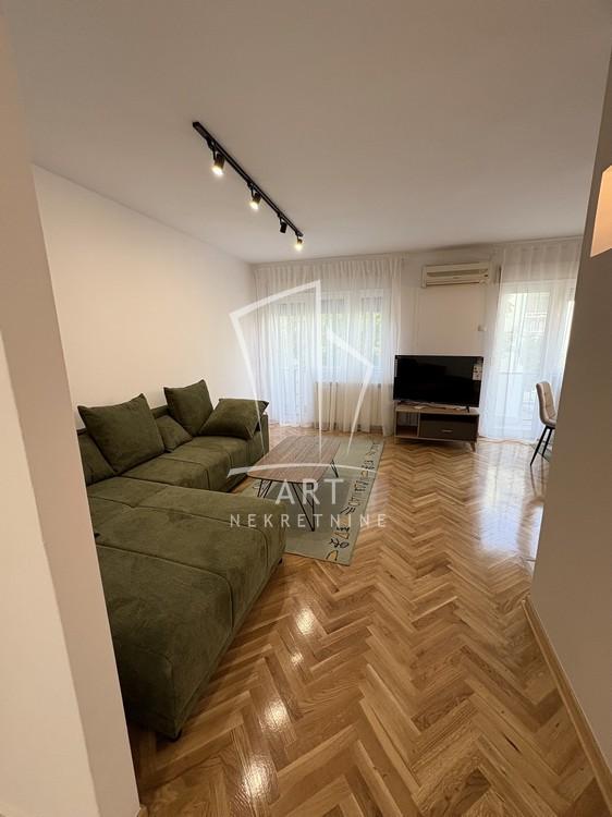 Slika 1 - Zvezdarskih jelki, Trosoban stan za izdavanje, 74m2, 800€