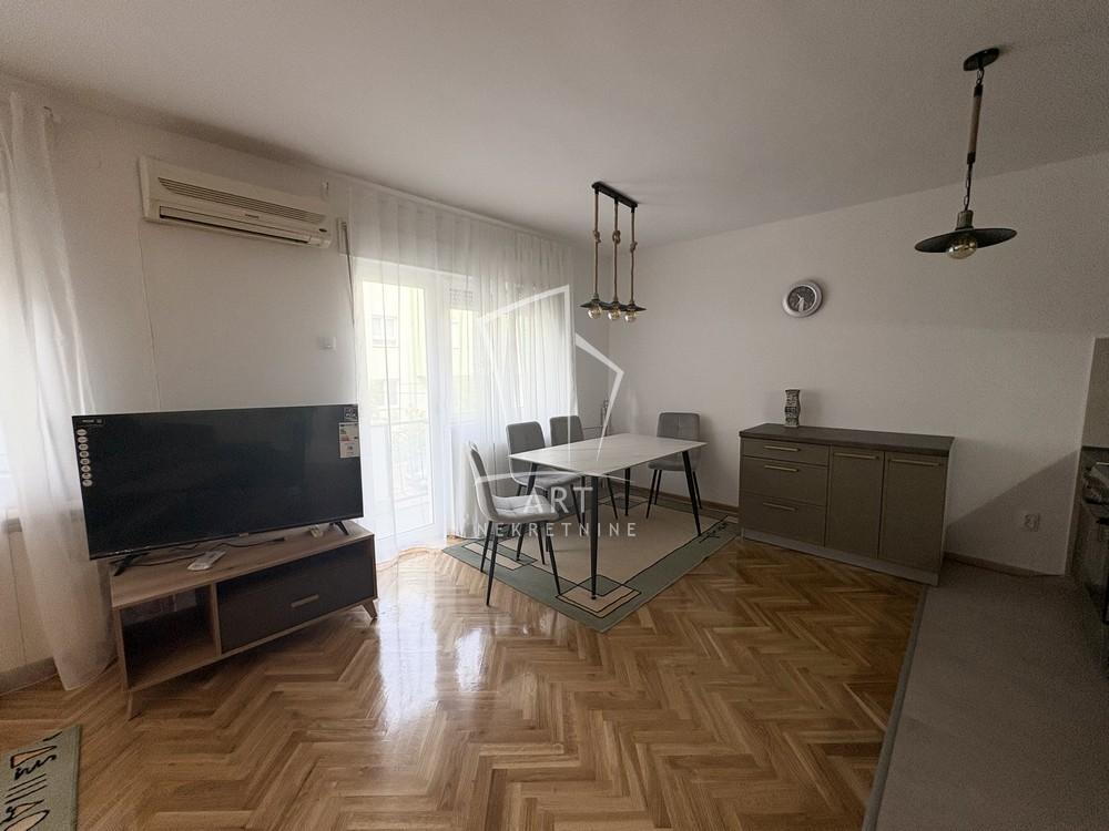Slika 3 - Zvezdarskih jelki, Trosoban stan za izdavanje, 74m2, 800€