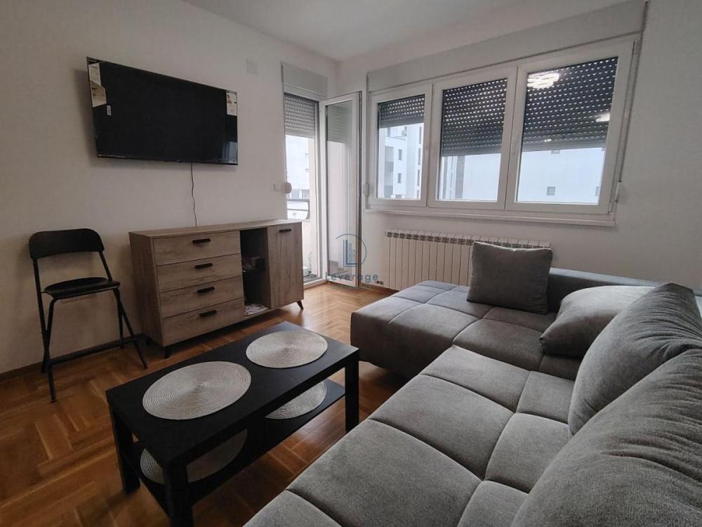 Slika 2 - Cara Dušana, Dvoiposoban stan za izdavanje, 60m2, 750€
