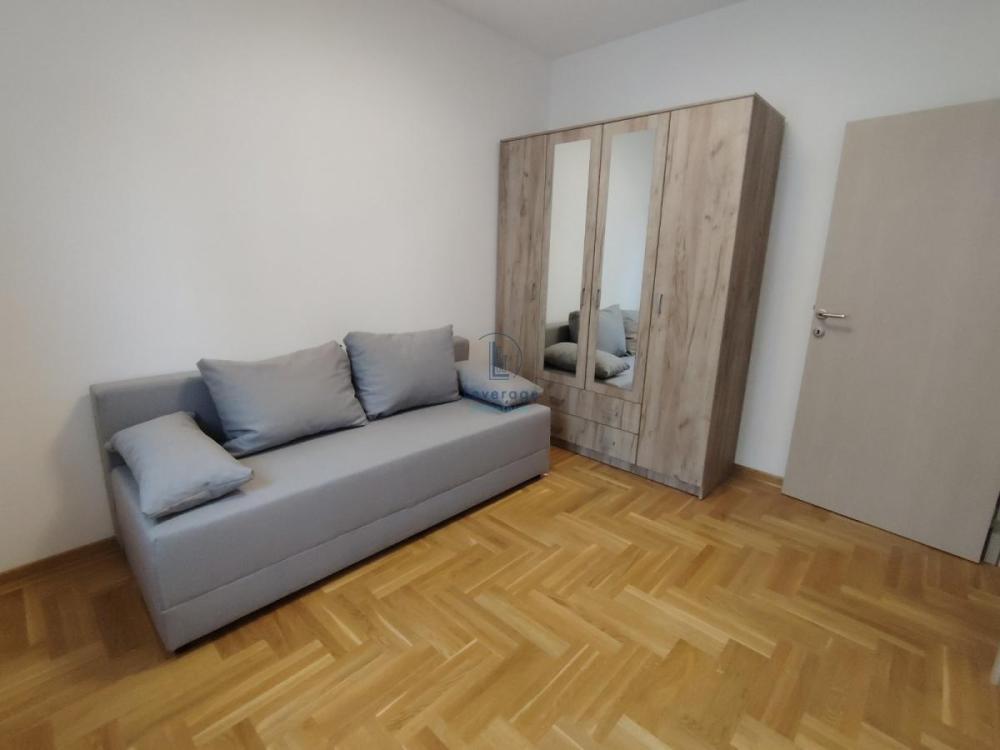 Slika 8 - Cara Dušana, Dvoiposoban stan za izdavanje, 60m2, 750€