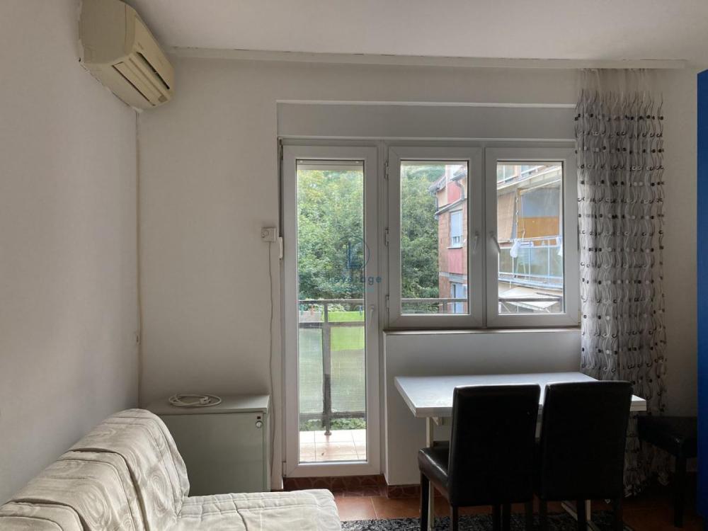 Slika 1 - Pera Ćetkovića, Jednosoban stan za izdavanje, 33m2, 330€