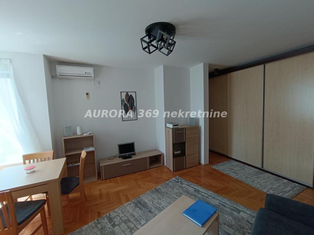 Slika 1 - Dvosoban stan za izdavanje, 44m2, 450€