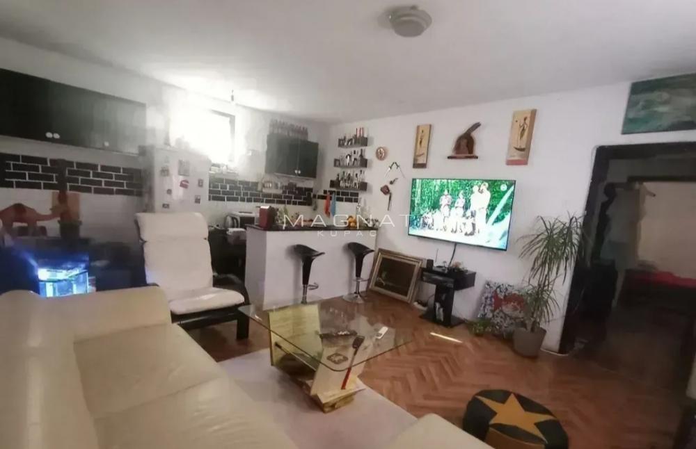 Slika 1 - Vinogradska,  Kuća na prodaju, 385m2, 230.000€