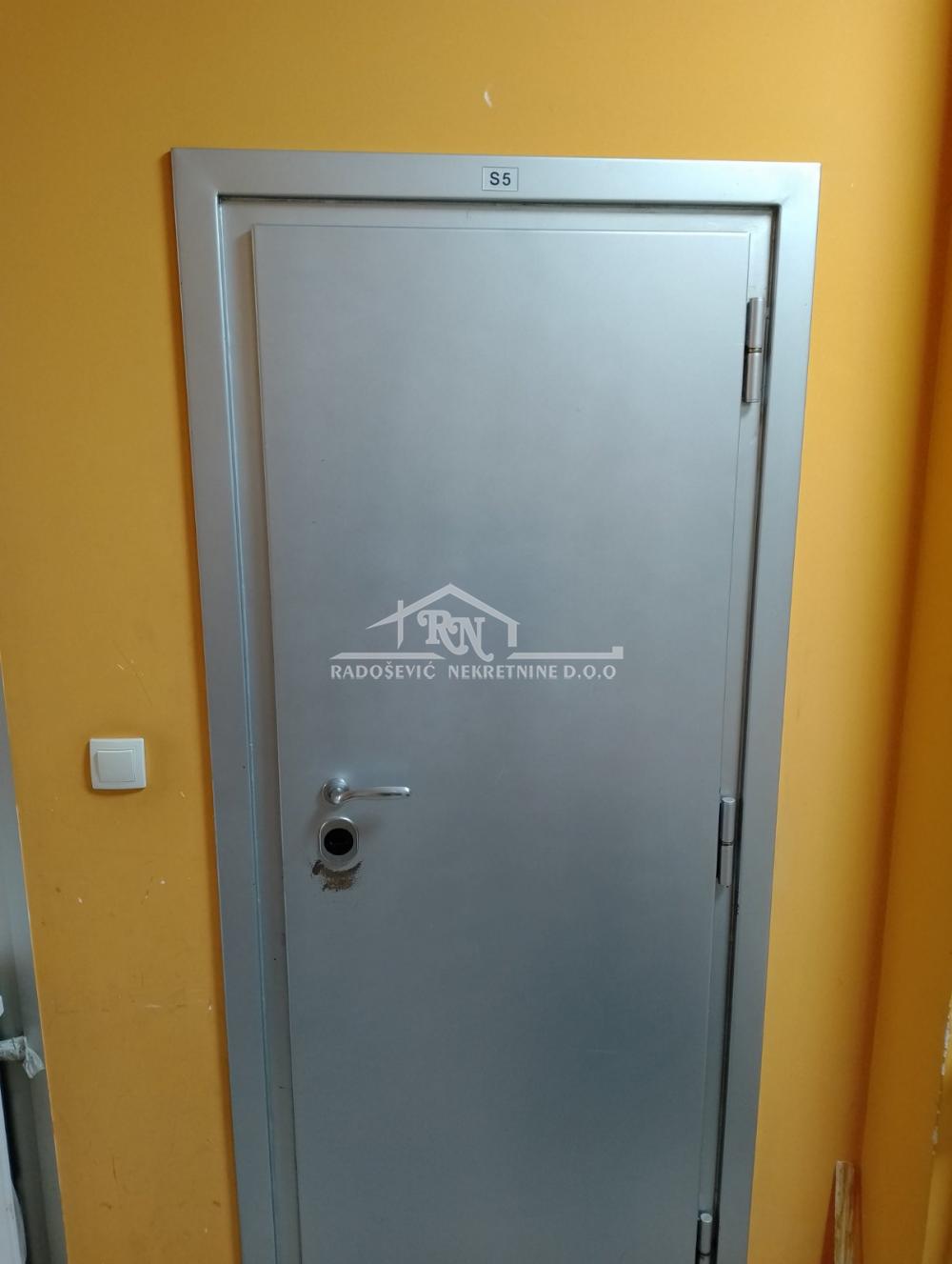 Slika 11 - Braće Jerković,  Lokal za izdavanje, 37m2, 450€