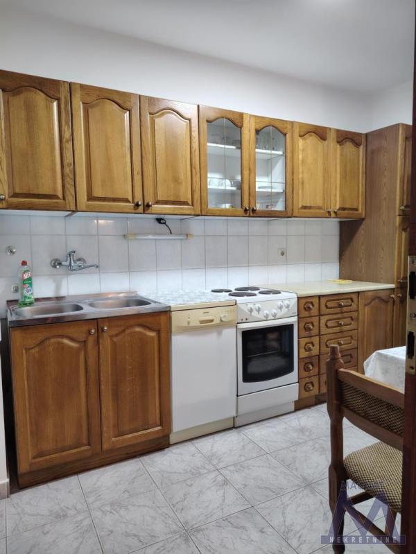 Slika 4 - Trosoban stan za izdavanje, 650€