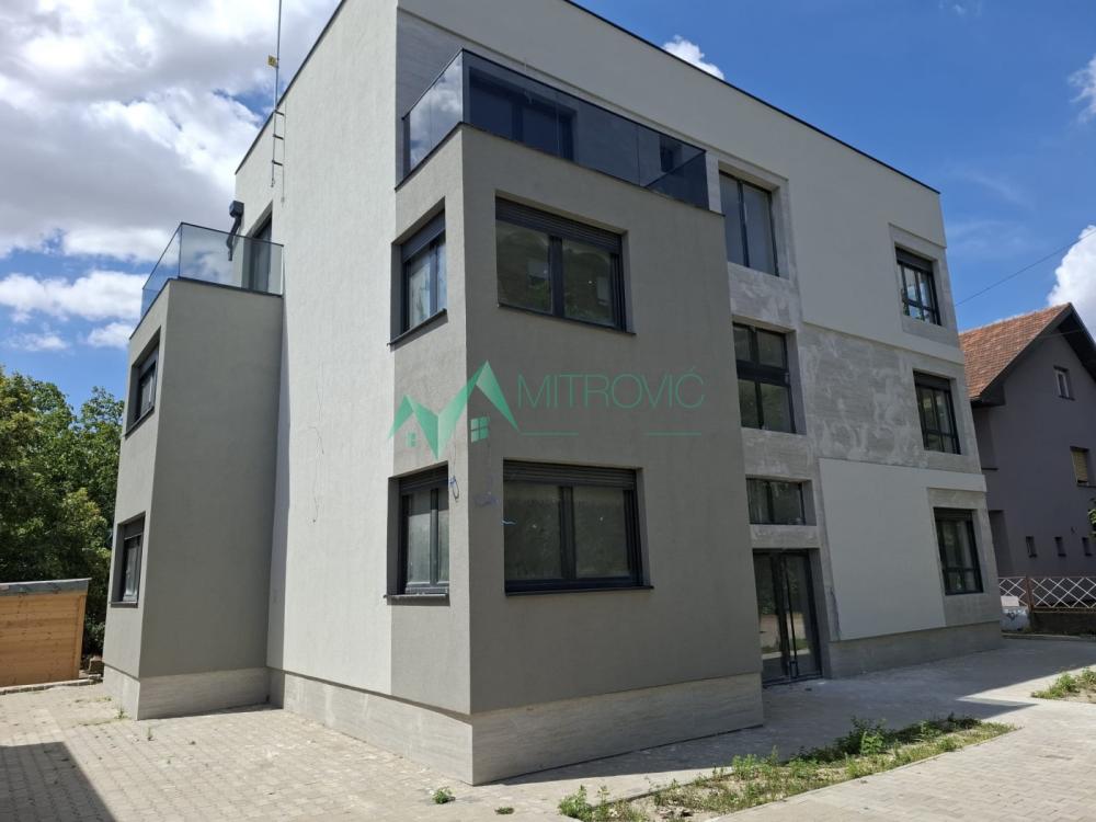 Slika 1 -  Stan na prodaju, 330m2, 566.500€
