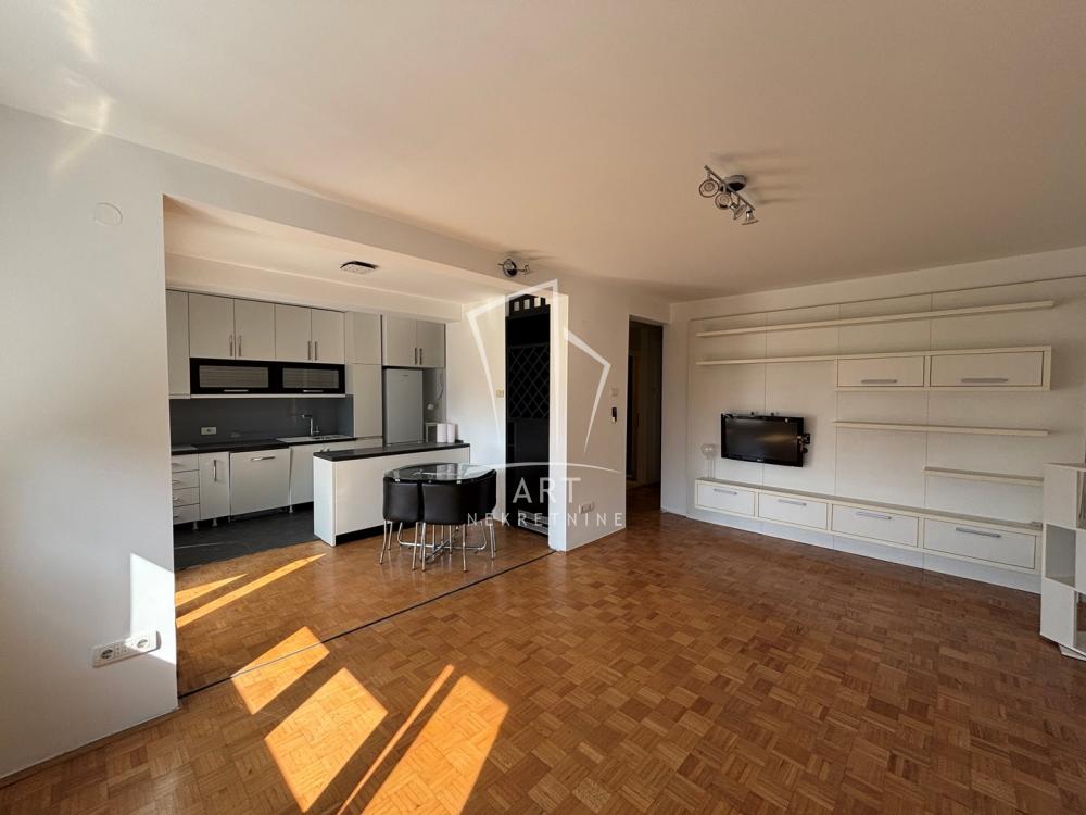 Slika 1 - Mike Alasa, Dvosoban stan za izdavanje, 61m2, 850€
