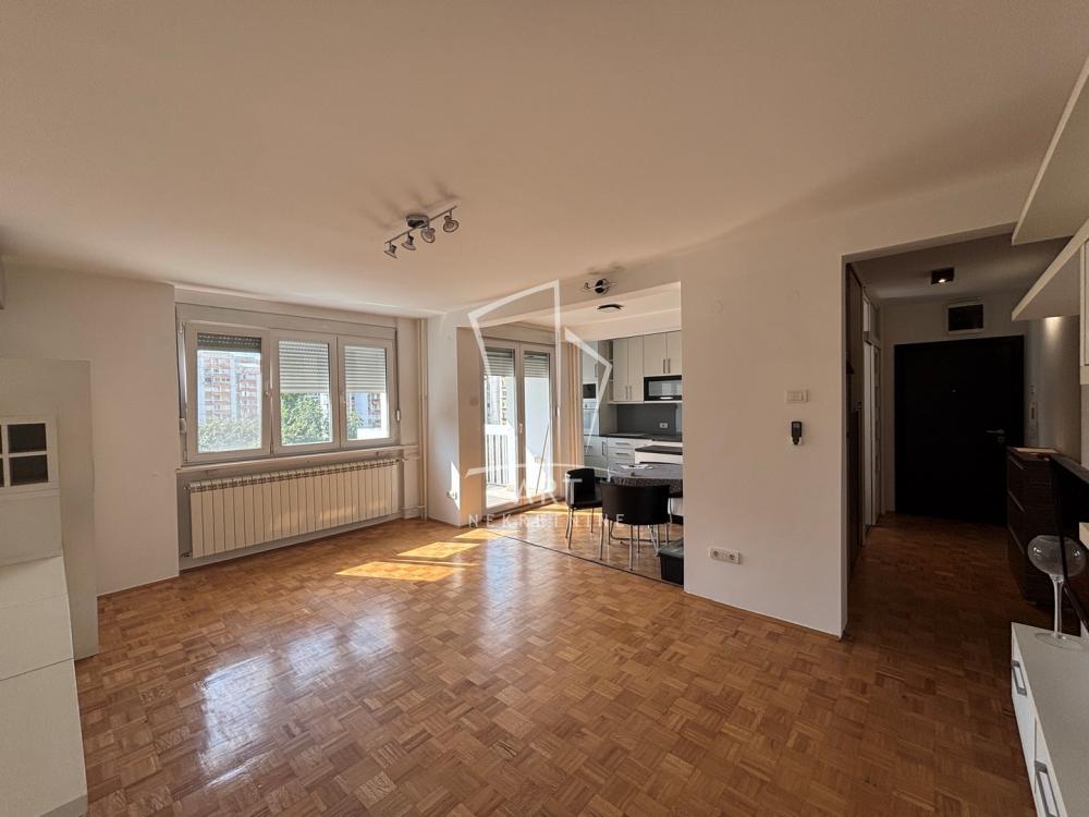 Slika 2 - Mike Alasa, Dvosoban stan za izdavanje, 61m2, 850€