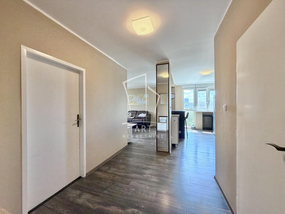 Slika 11 - Karađorđev Trg, Dvosoban stan na prodaju, 58m2, 224.000€