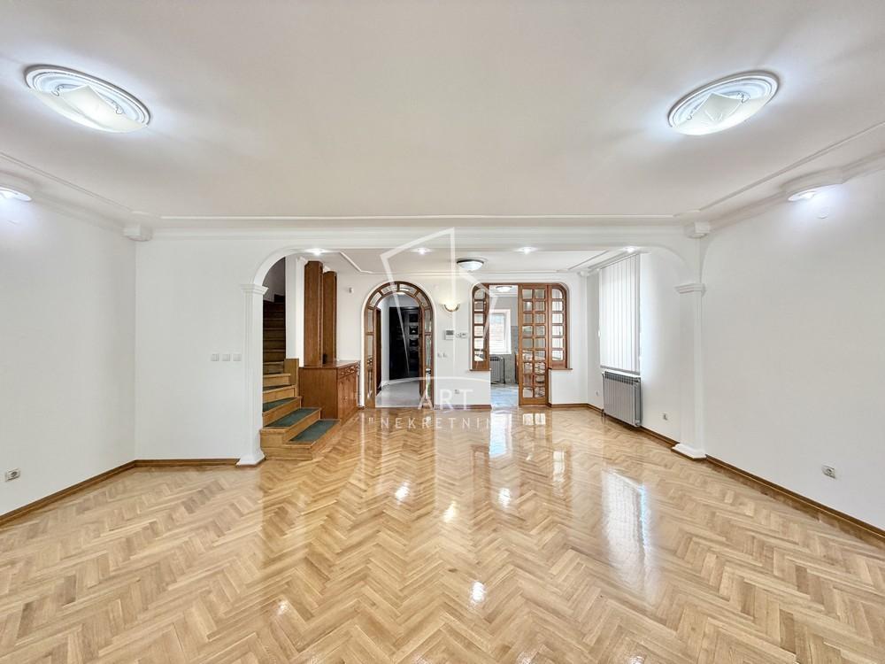 Slika 1 - Sanje Živanovića,  Lokal za izdavanje, 225m2, 1.700€
