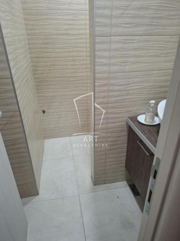 Slika 2 - Vojvode Stepe,  Lokal za izdavanje, 72m2, 1.000€