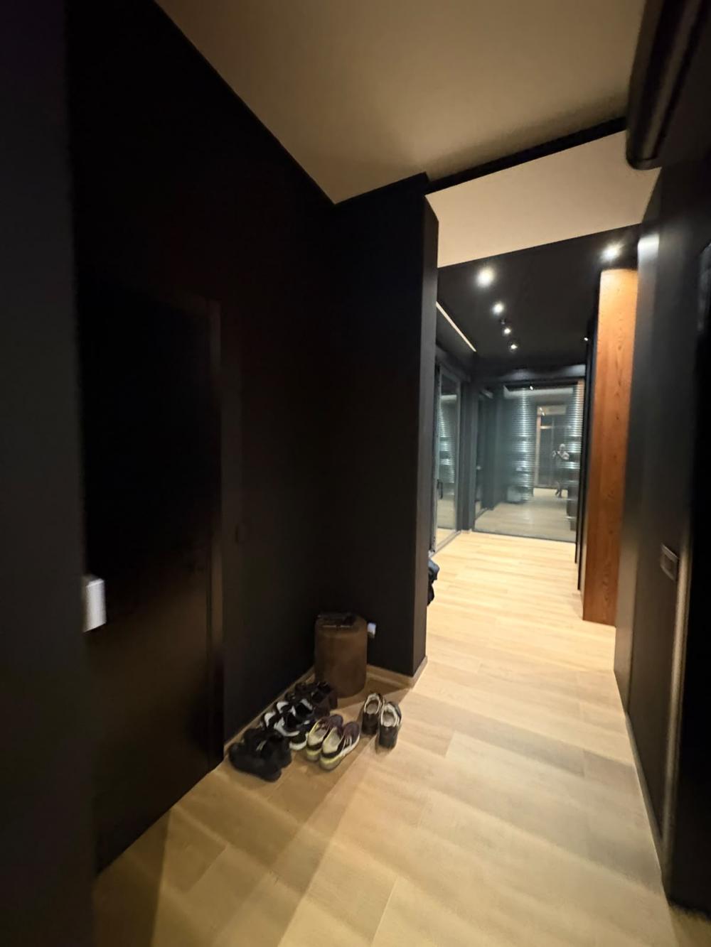 Slika 6 - Kosmajska,  Kuća za izdavanje, 220m2, 3.000€