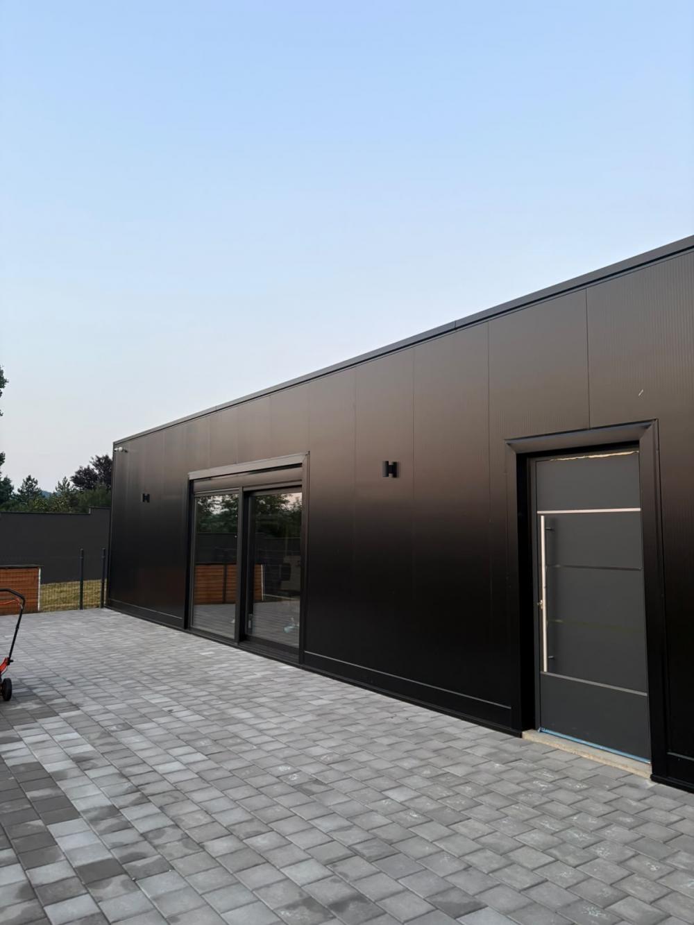 Slika 5 - Kosmajska,  Kuća za izdavanje, 220m2, 3.000€