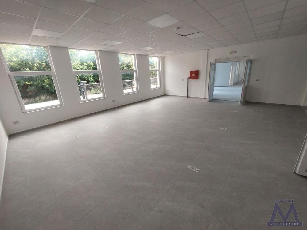 Slika 1 -  Lokal za izdavanje, 234m2, 3.510€