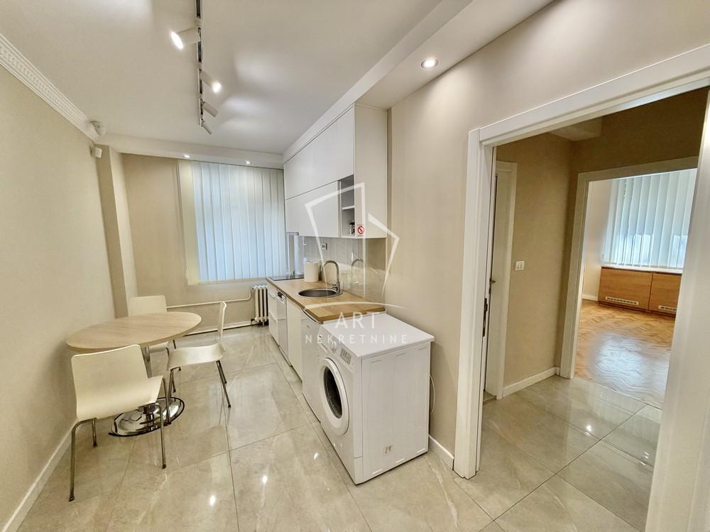 Slika 3 - Bulevar Zorana Đinđića,  Lokal za izdavanje, 66m2, 900€