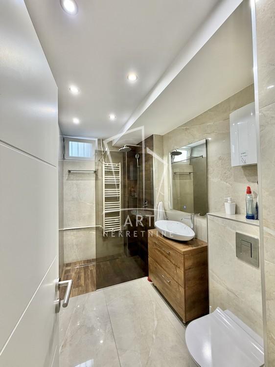 Slika 7 - Bulevar Zorana Đinđića,  Lokal za izdavanje, 66m2, 900€