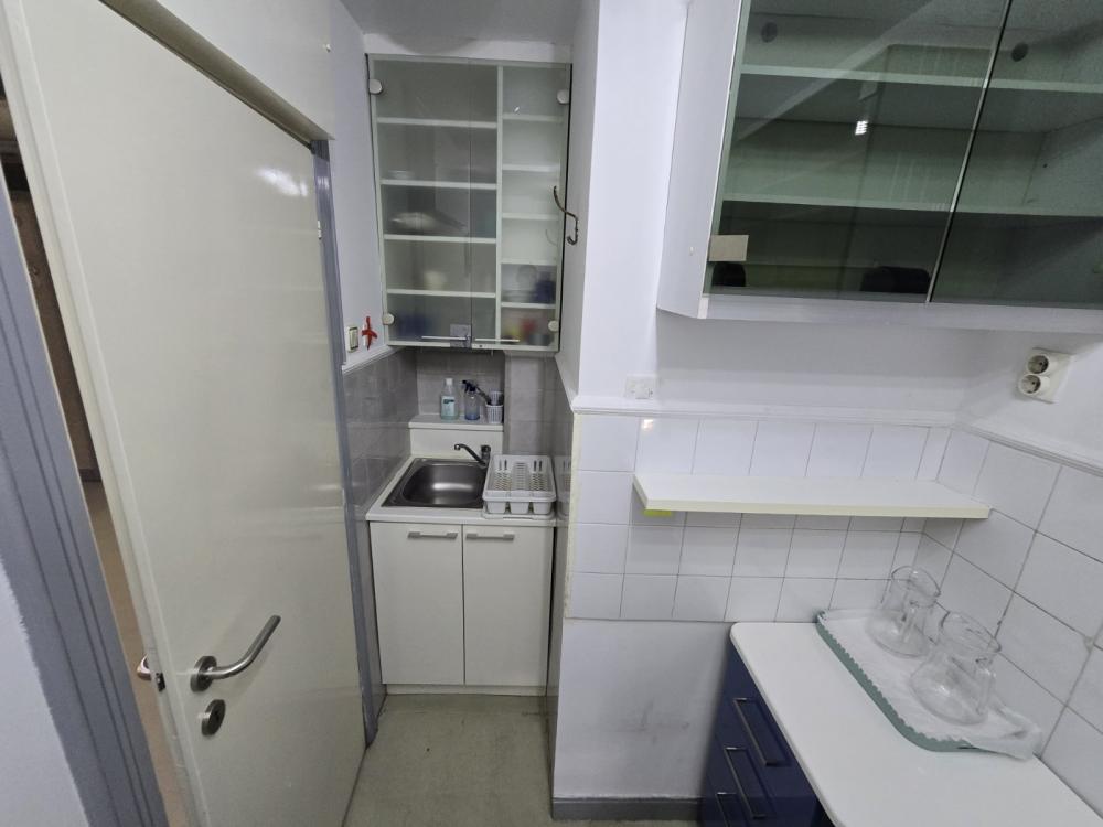 Slika 9 - Bulevar Zorana Đinđića,  Lokal za izdavanje, 82m2, 900€