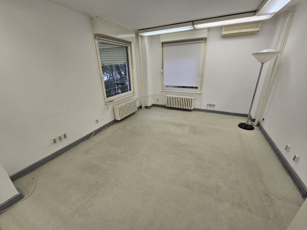 Slika 1 - Bulevar Zorana Đinđića,  Lokal za izdavanje, 82m2, 900€