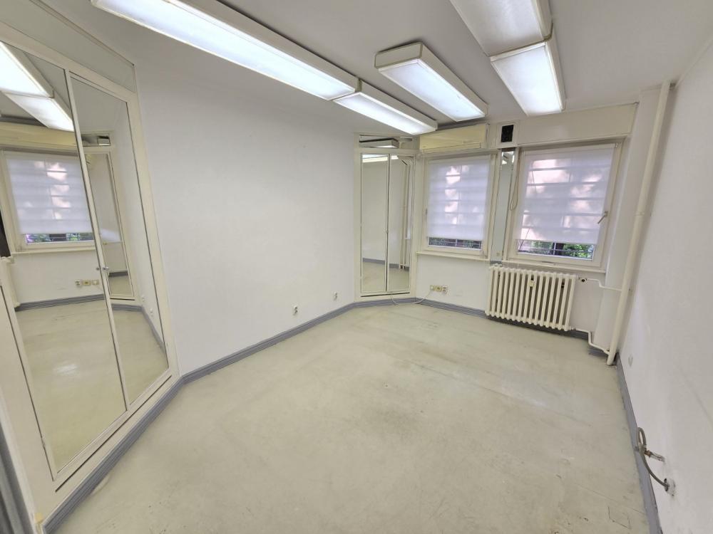 Glavna slika -Bulevar Zorana Đinđića,  Lokal za izdavanje, 82m2, 900€