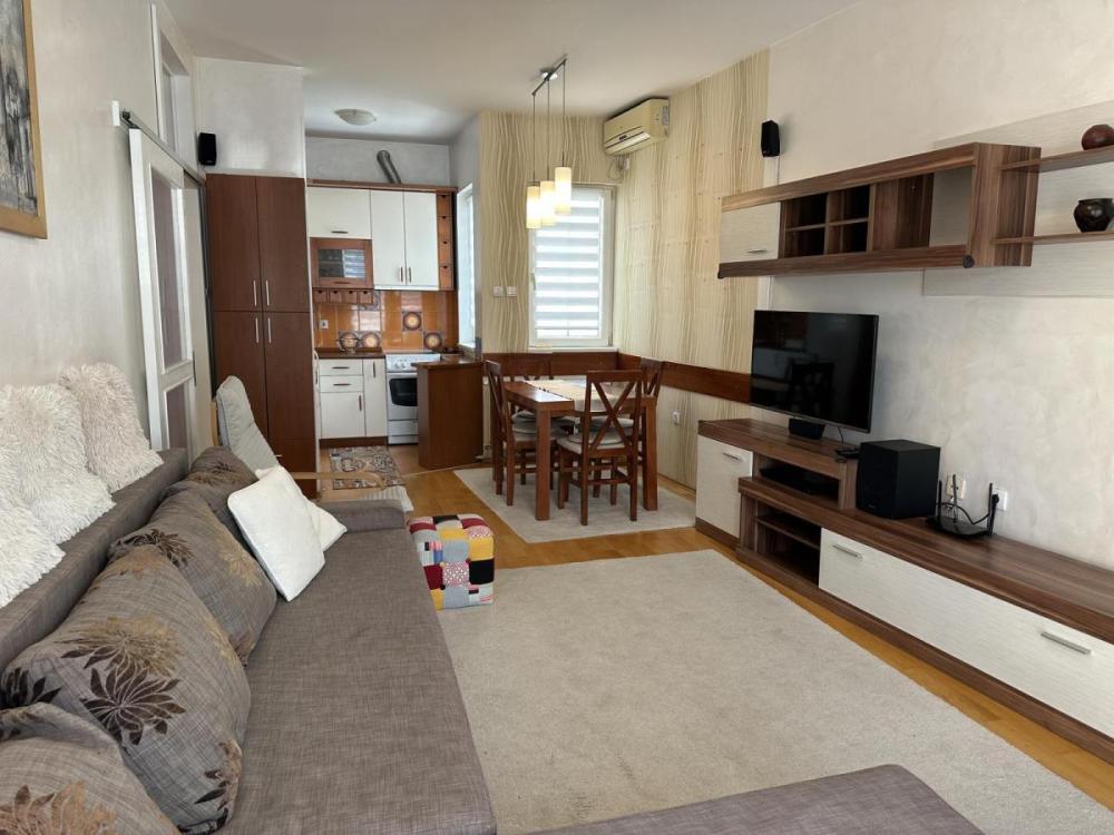 Slika 2 - Dvosoban stan za izdavanje, 50m2, 550€