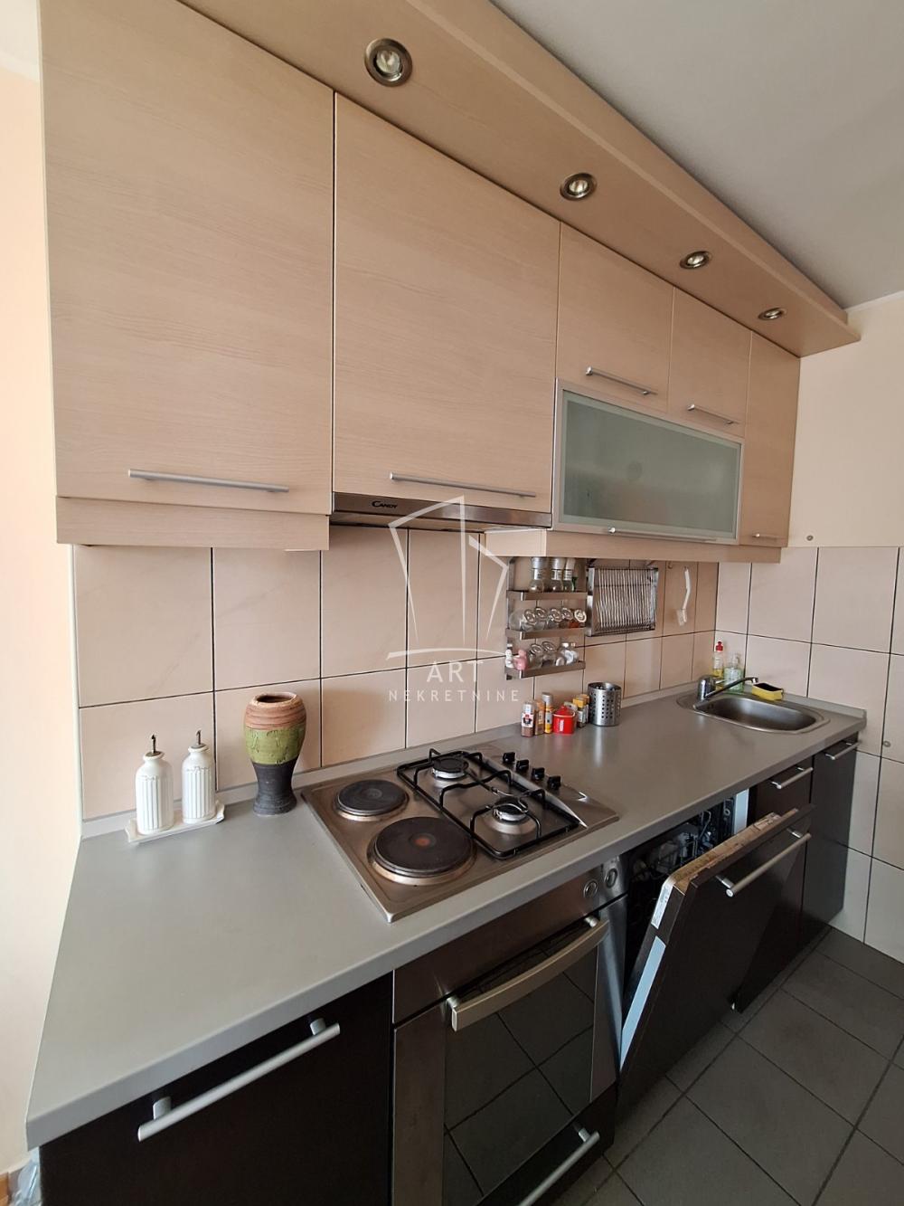 Slika 4 - Jurija Gagarina, Trosoban stan za izdavanje, 87m2, 850€