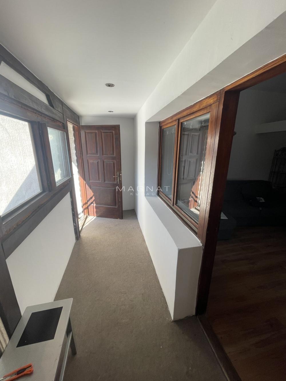 Slika 2 - Radovana Miloševića,  Kuća na prodaju, 105m2, 237.000€